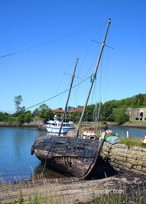 Boat Wreck, Charlestown Harbour 8823 Photo