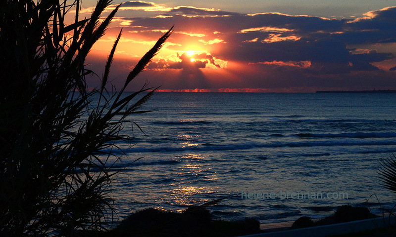 Pervolia Sunset 8106 Photo
